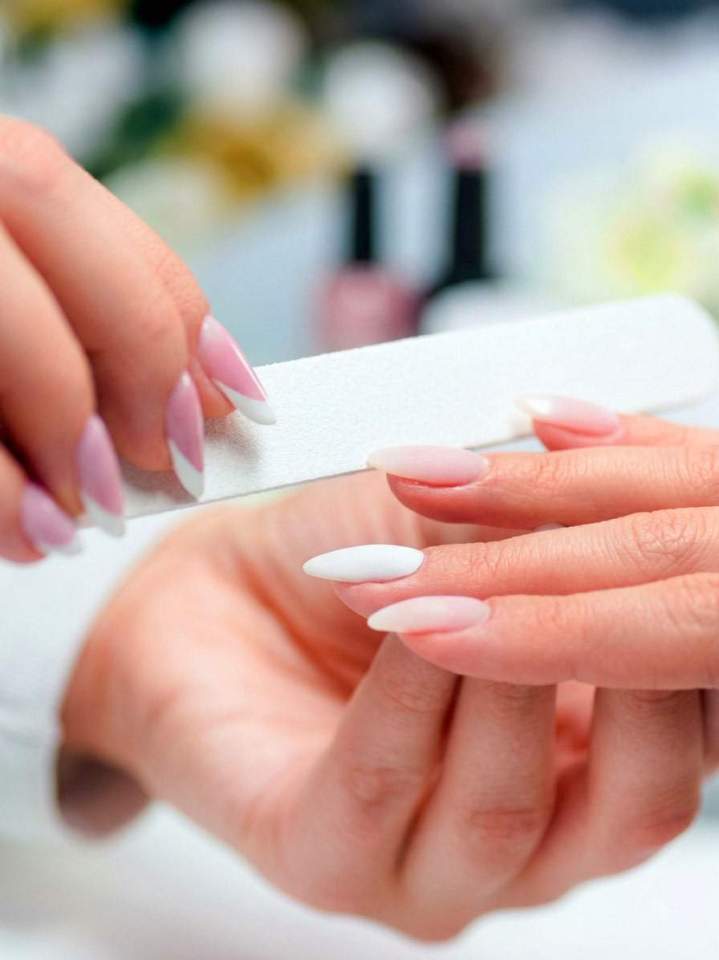 Pose d’ongles Levis